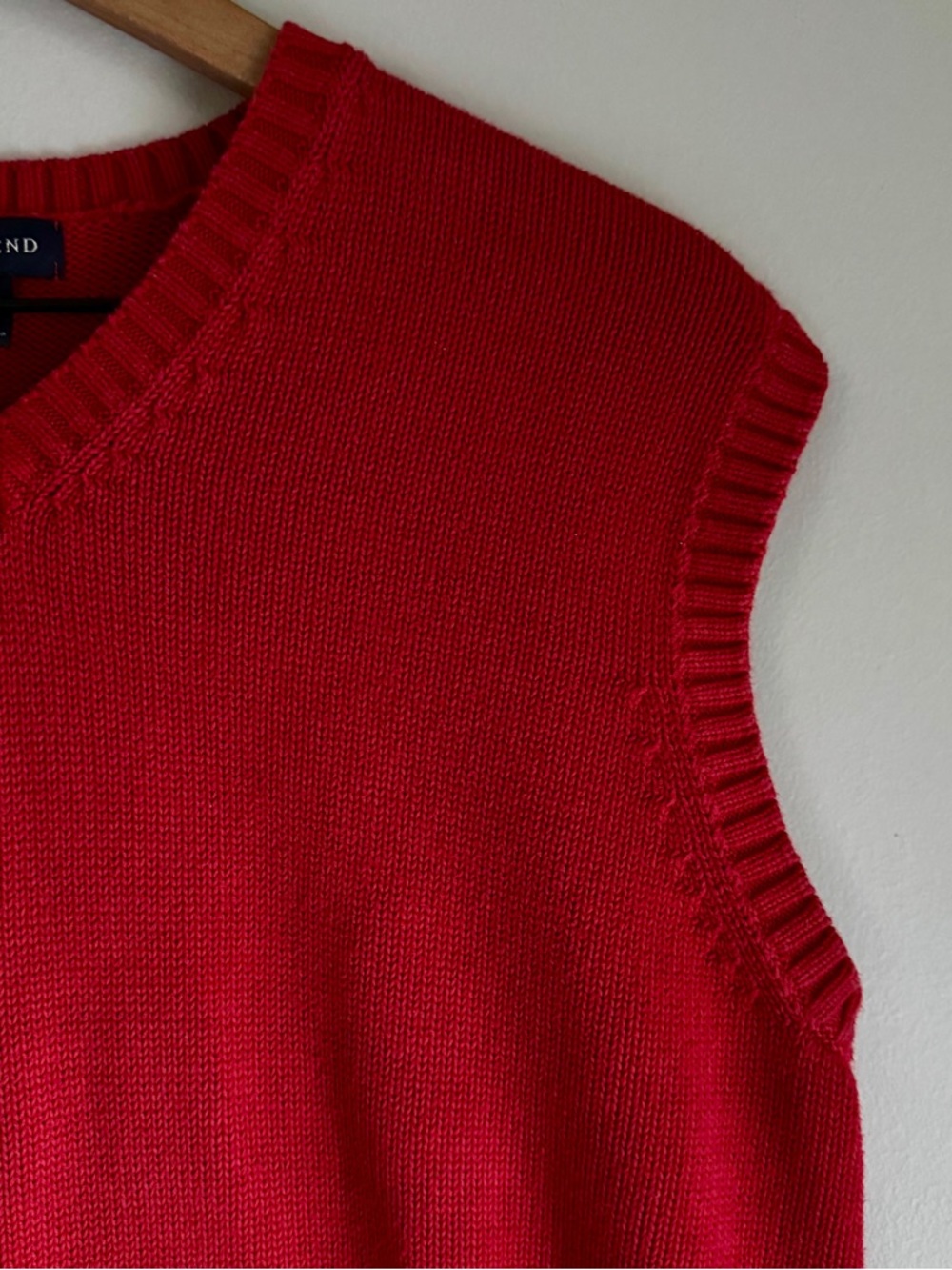 Vintage 90’s Lands’ End Red V-Neck Pullover Sweater Vest Size Large 42-44 - Picture 4 of 8